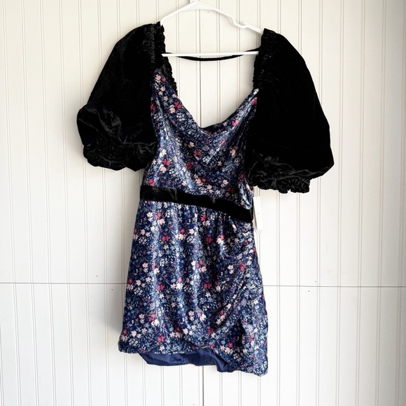 Tularosa Size S Puff Sleeve Velvet Maelie Mini Dress in Carmella Floral NEW! - Picture 3 of 8